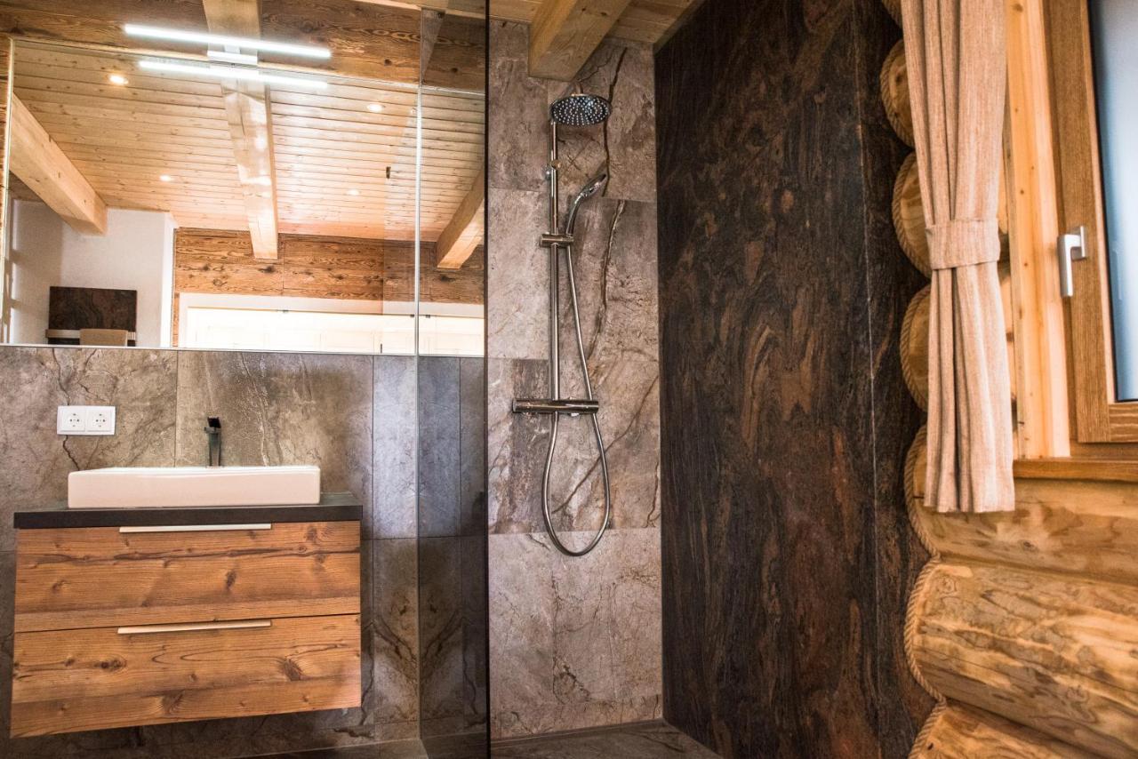 Blockhausen Luxus Chalets Oberschwarzenberg Luaran gambar